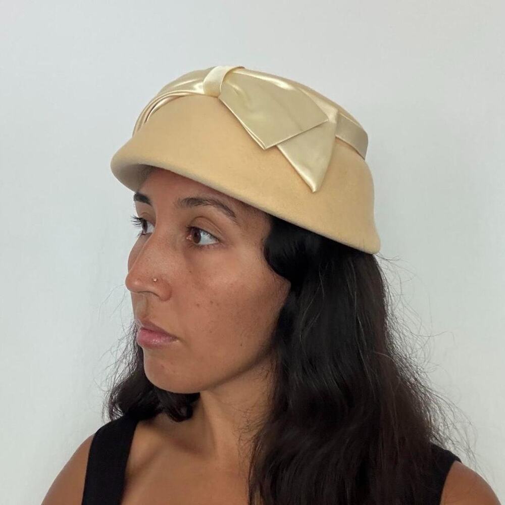 Vintage 1940s Wool Hat White Satin Bow Union Bridal